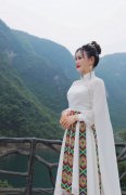 “水灵灵”的歌儿！“水灵灵的姑娘”邓超予演绎《水灵灵的她》，系中国花博会主题歌