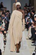 Max Mara 2023 秋冬系列重译驼色至上 THE CAMELOCRACY